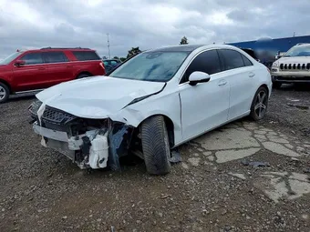 2019 Mercedes-Benz A-Class WDD3G4FB9KW022027