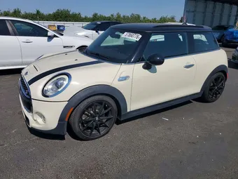 2018 Mini 3-Door WMWXP7C58J2C62297