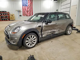2017 Mini Clubman WMWLU5C5XH2E83129
