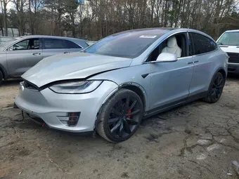 2018 Tesla Model X 5YJXCBE43JF127275