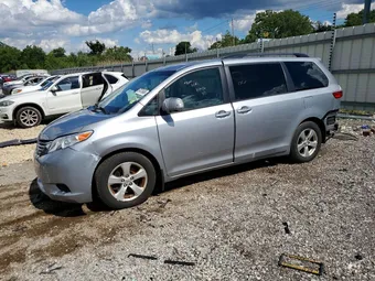 2016 Toyota Sienna 5TDKK3DC8GS745367