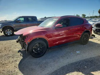 2018 Alfa Romeo ZASFAKNN5J7B78915