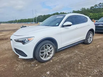 2018 Alfa Romeo ZASFAKAN7J7C00659