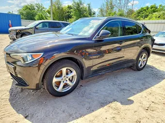 2018 Alfa Romeo ZASFAKAN3J7B81477