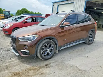 2016 BMW X1 WBXHT3C37GP880247