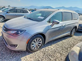 2018 Chrysler Pacifica 2C4RC1EG7JR330347 Lot 55627406