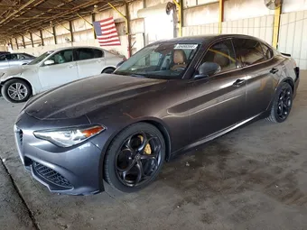 2018 Alfa Romeo ZARFAECN2J7572570