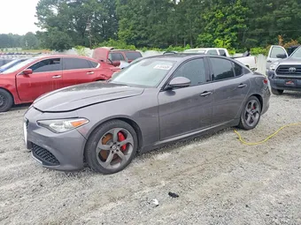 2018 Alfa Romeo ZARFAEBN8J7566273