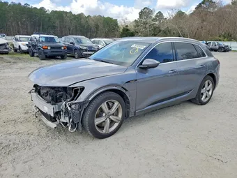 2019 Audi e-tron WA1VAAGE6KB015517
