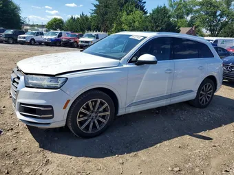2018 Audi Q7 WA1LAAF71JD028267