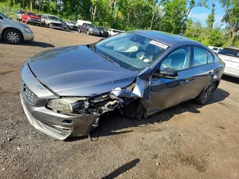2016 Volvo S60 YV4612UM8G2001375