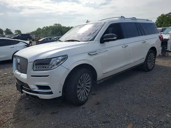 2018 Lincoln Navigator 5LMJJ3LT8JEL11651