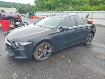 2019 Mercedes-Benz A-Class WDD3G4FB1KW022247