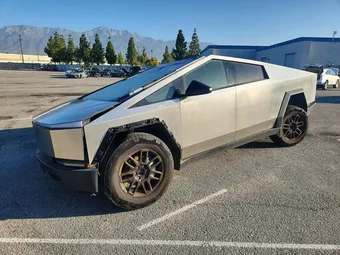 2025 Tesla Cybertruck 7G2CEHEE9SA062500