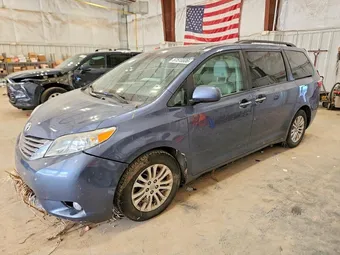 2017 Toyota Sienna 5TDYZ3DC4HS809525