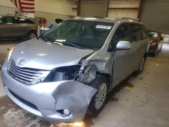 2017 Toyota Sienna 5TDYZ3DC4HS838829