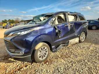 2022 Toyota Sienna 5TDJRKEC6NS083351