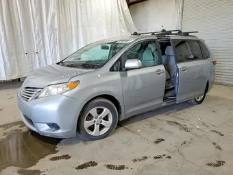 2015 Toyota Sienna 5TDKK3DC4FS688972