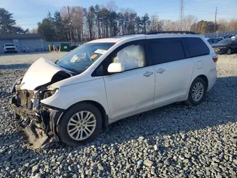 2016 Toyota Sienna 5TDYK3DC6GS700373