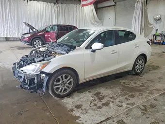 2017 Toyota Yaris 3MYDLBYV5HY165209