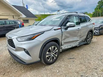 2022 Toyota Highlander 5TDHZRBH4NS577943 Lot 58047976