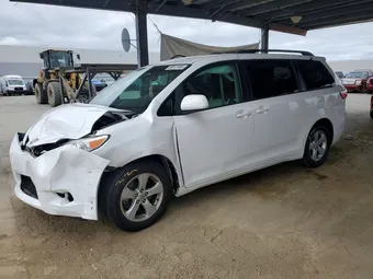 2017 Toyota Sienna 5TDKZ3DC3HS883024