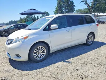 2017 Toyota Sienna 5TDYZ3DC2HS794197