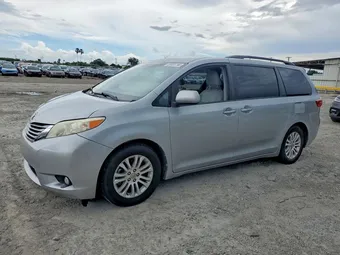 2017 Toyota Sienna 5TDYZ3DC4HS789387