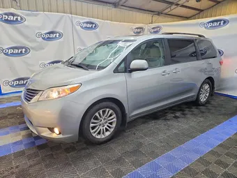 2015 Toyota Sienna 5TDYK3DC7FS642742 Lot 56661106
