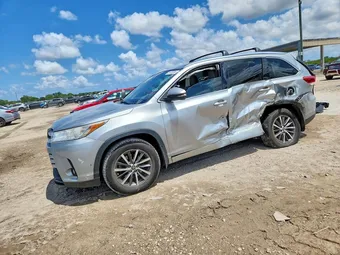 2017 Toyota Highlander 5TDKZRFH7HS517143 Lot 51722326