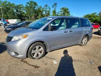 2015 Toyota Sienna 5TDZK3DC1FS659038