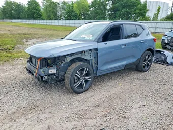 2022 Volvo XC40 YV4162UM9N2725083
