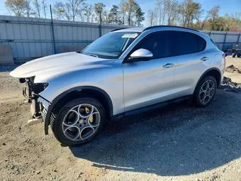 2018 Alfa Romeo ZASFAKPN9J7B78686