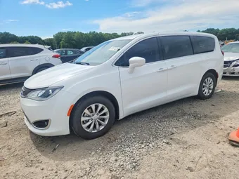 2018 Chrysler Pacifica 2C4RC1FGXJR113180
