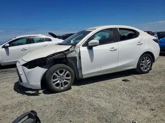 2017 Toyota Yaris 3MYDLBYV4HY169252