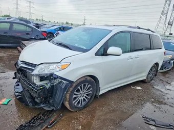 2019 Toyota Sienna 5TDYZ3DC7KS009857