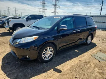 2015 Toyota Sienna 5TDYK3DC4FS561147