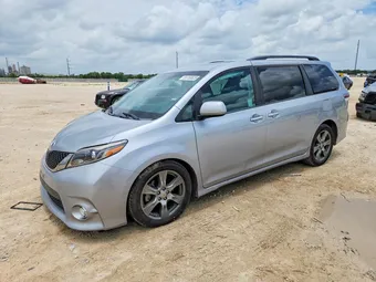 2017 Toyota Sienna 5TDXZ3DC6HS827603