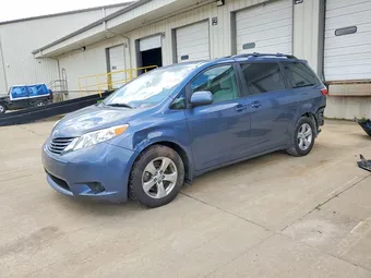 2017 Toyota Sienna 5TDKZ3DC7HS767356