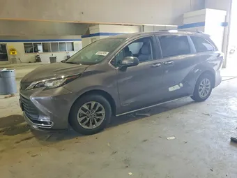 2021 Toyota Sienna 5TDJSKFCXMS007892