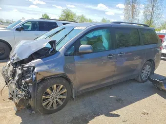 2017 Toyota Sienna 5TDDZ3DC4HS160484