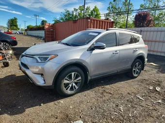 2018 Toyota RAV4 JTMRFREV7JJ246215 Lot 57693336