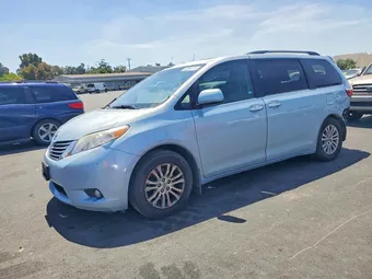 2017 Toyota Sienna 5TDYZ3DC2HS870761