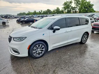 2023 Chrysler Pacifica Hybrid 2C4RC1N73PR542493