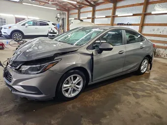 2018 Chevrolet Cruze 1G1BE5SMXJ7140324 Lot 56418376