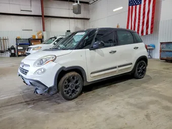 2018 Fiat 500L ZFBCFADH8JZ040702