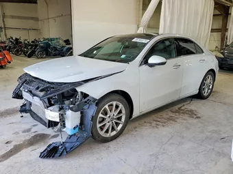 2019 Mercedes-Benz A-Class WDD3G4EB2KW025496