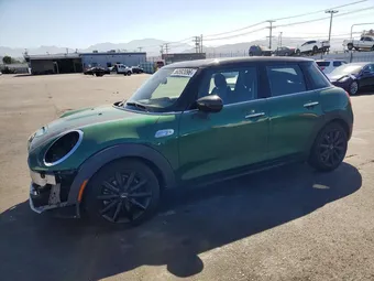 2020 Mini 5-Door WMWXU9C01L2M66450