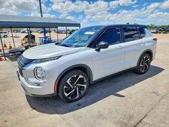2022 Mitsubishi Outlander JA4J3UA83NZ009702