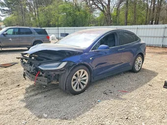 2018 Tesla Model X 5YJXCAE27JF139390